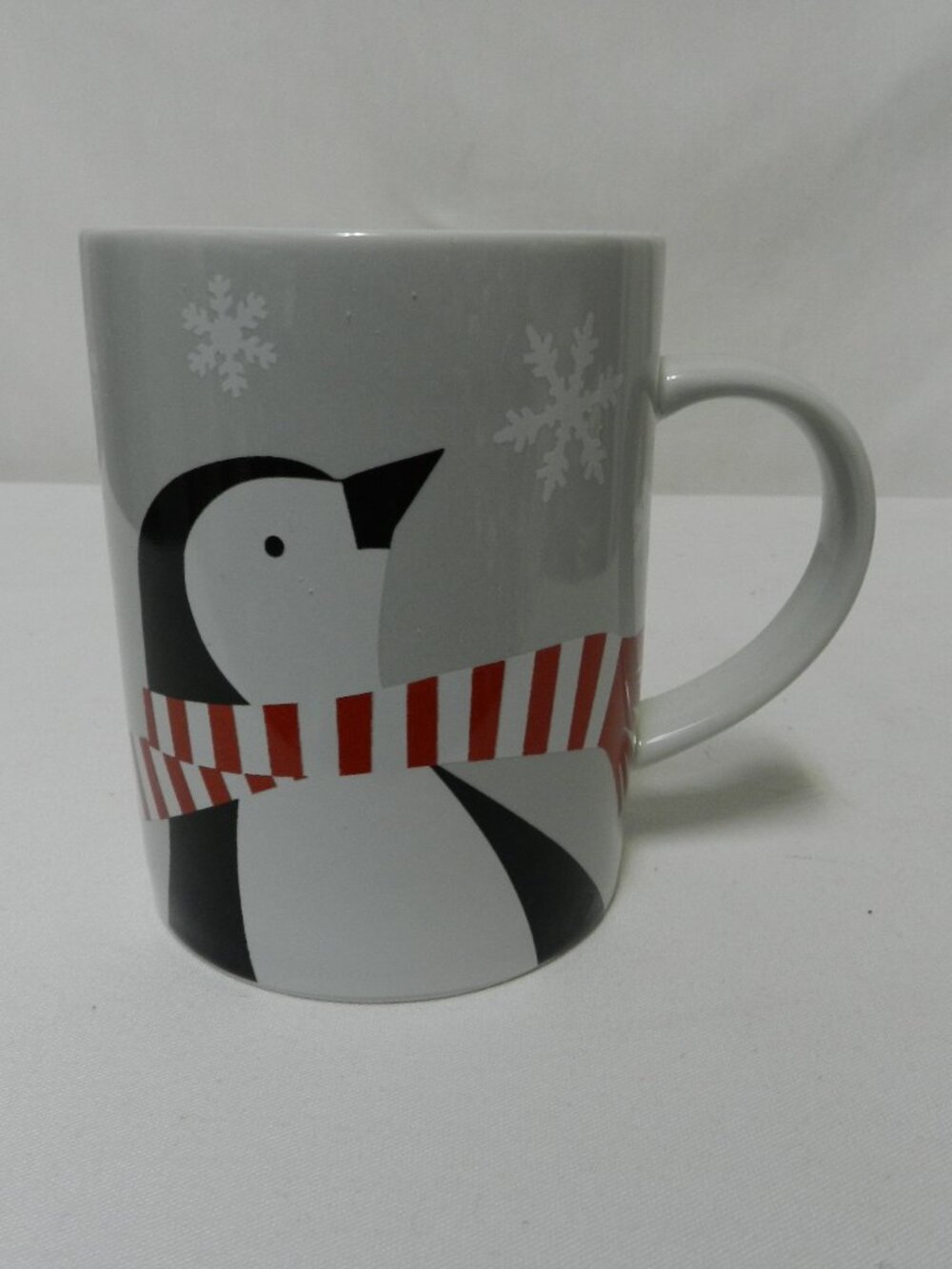Crate & Barrel by Joan Anderson Jolly Penguin Christmas snowflakes 12 oz Mug Cup